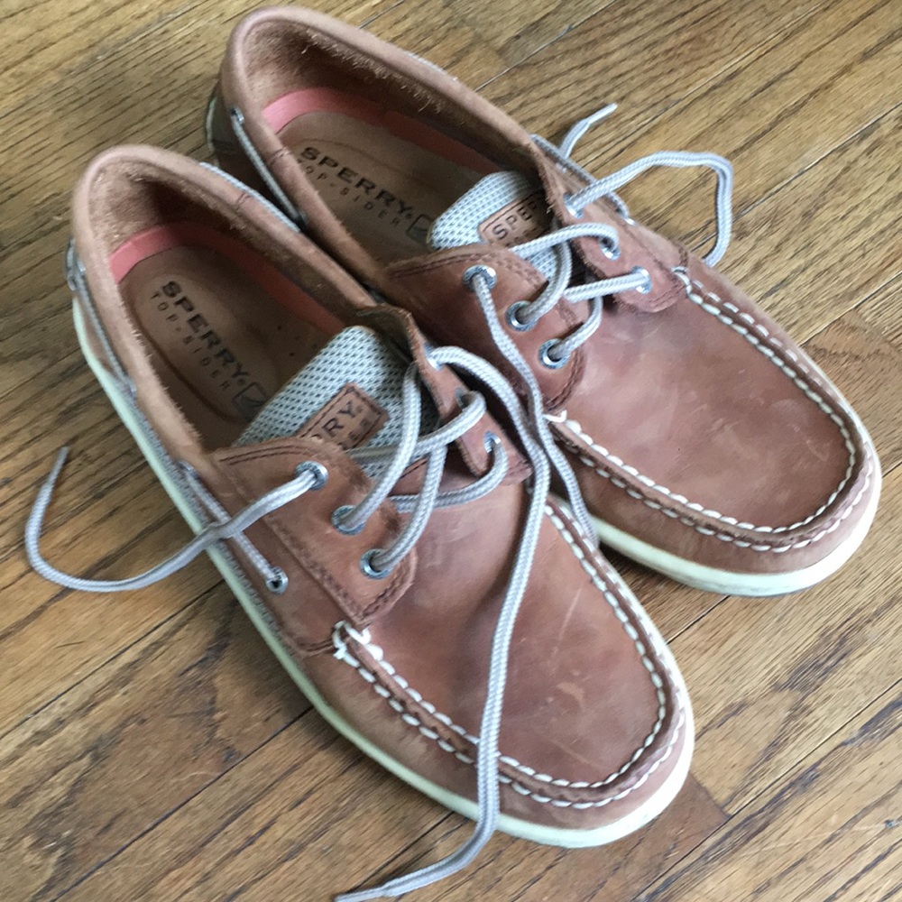 Men’s size 9 Sperry Billfish 3 eye boat shoes EUC